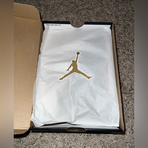 NIB!! Air Jordan 1 Low SE Sneaker - Off Noir/White/Black/Black - Picture 5 of 16